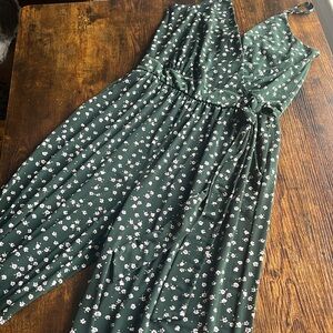 Women’s Kaileigh Rochelle Knit Jumpsuit Forest Green and White Flower EUC